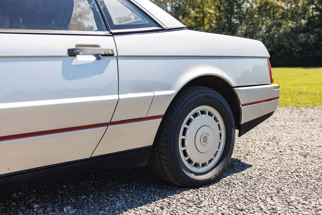 1987 Cadillac Allante - Image 23 of 31