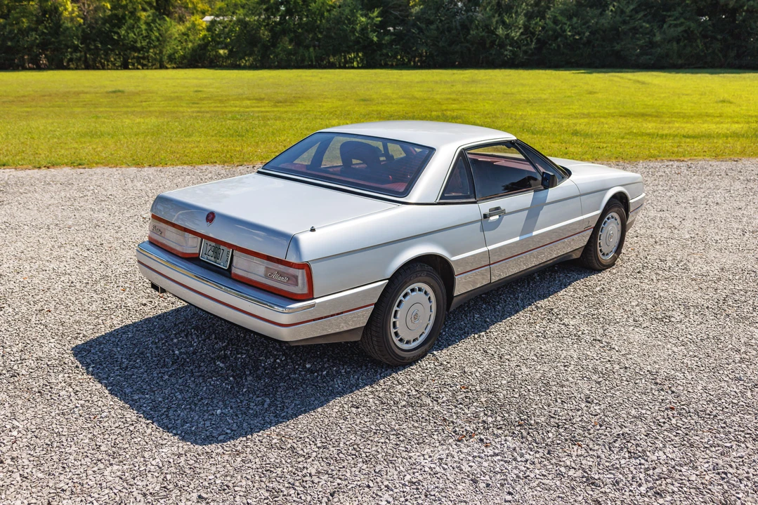 1987 Cadillac Allante - Image 13 of 31