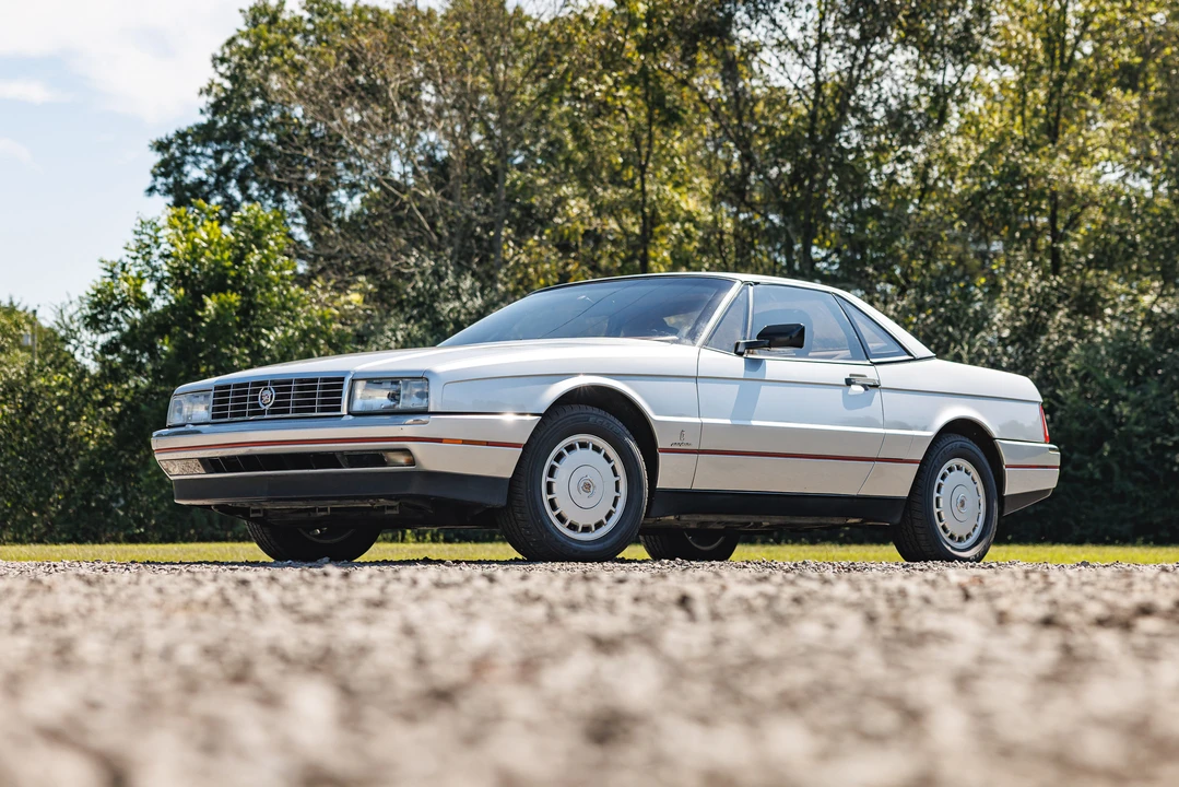1987 Cadillac Allante - Image 2 of 31