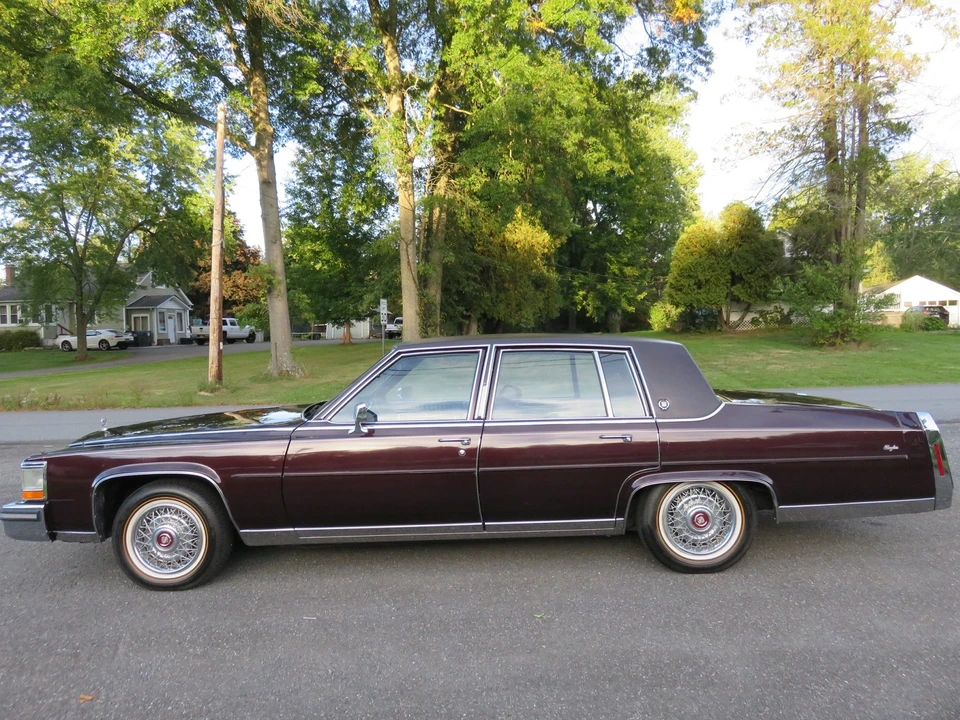 1987 Cadillac Brougham - Image 18 of 31