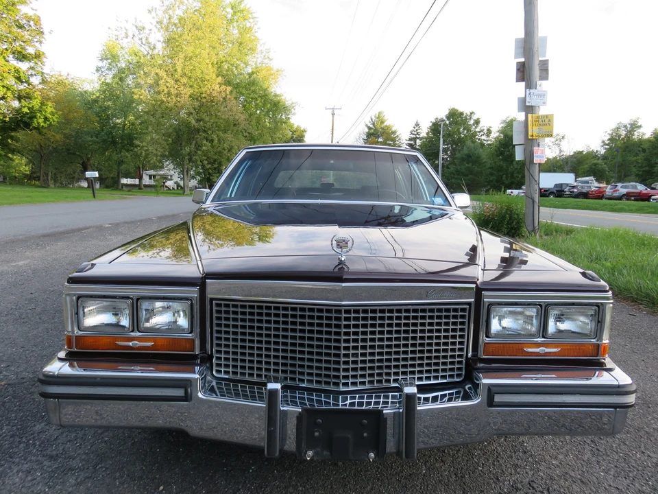 1987 Cadillac Brougham - Image 4 of 31