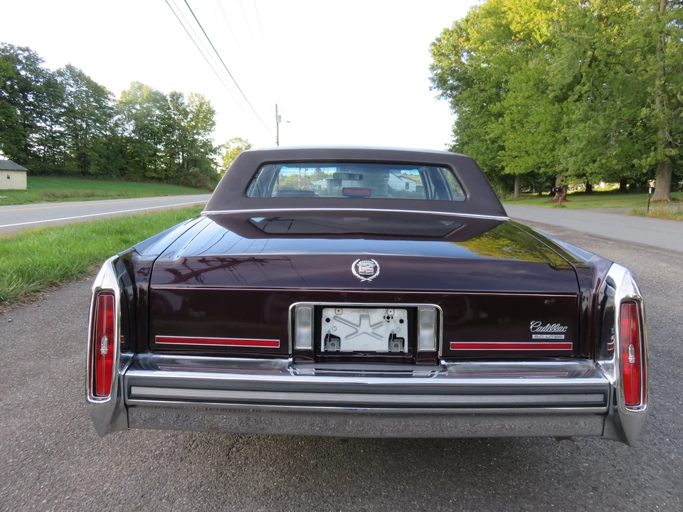 1987 Cadillac Brougham - Image 13 of 31