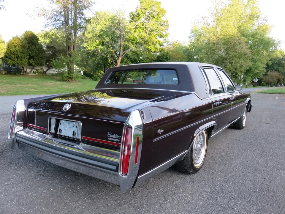 1987 Cadillac Brougham - Image 11 of 31