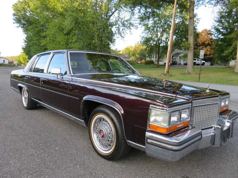 1987 Cadillac Brougham - Image 7 of 31