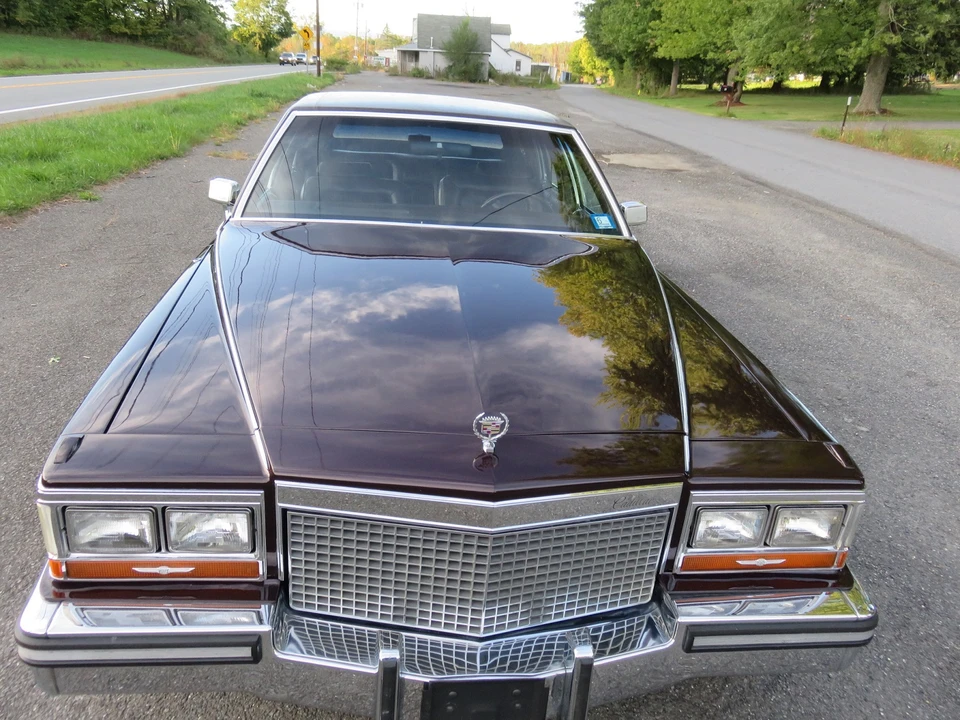 1987 Cadillac Brougham - Image 5 of 31