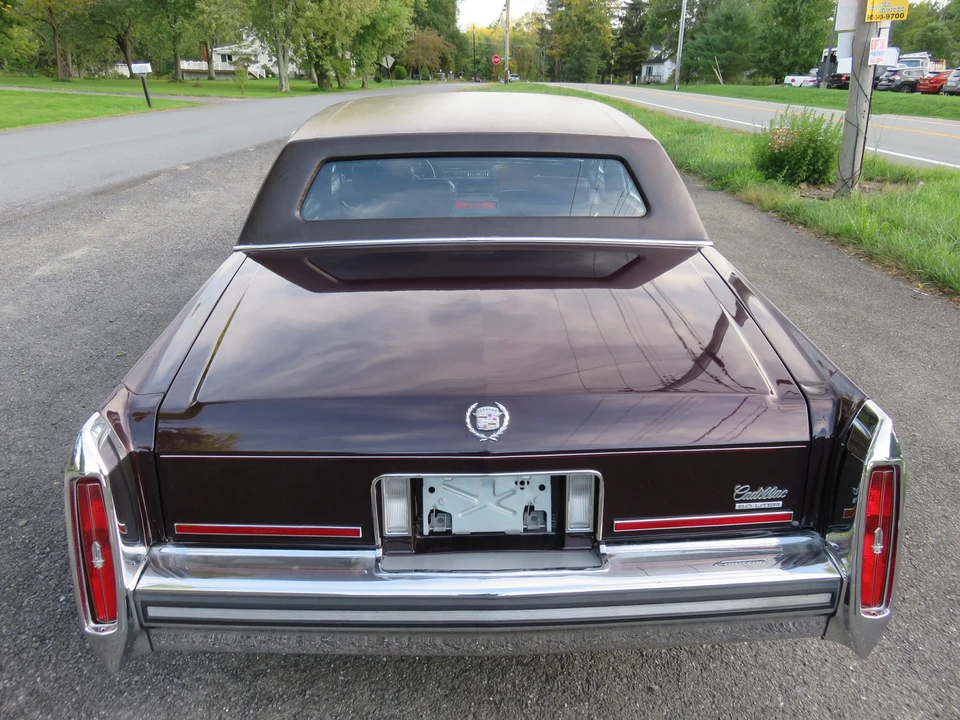 1987 Cadillac Brougham - Image 14 of 31