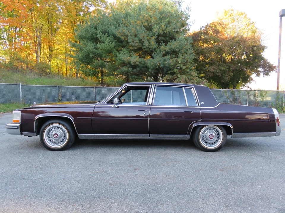 1987 Cadillac Brougham - Image 17 of 31