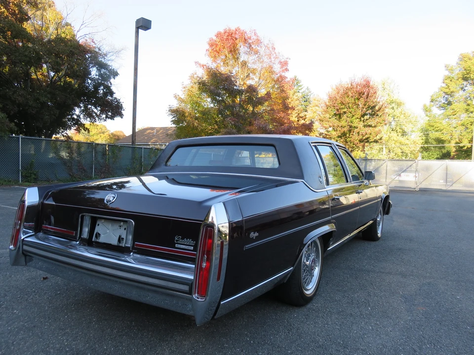 1987 Cadillac Brougham - Image 10 of 31