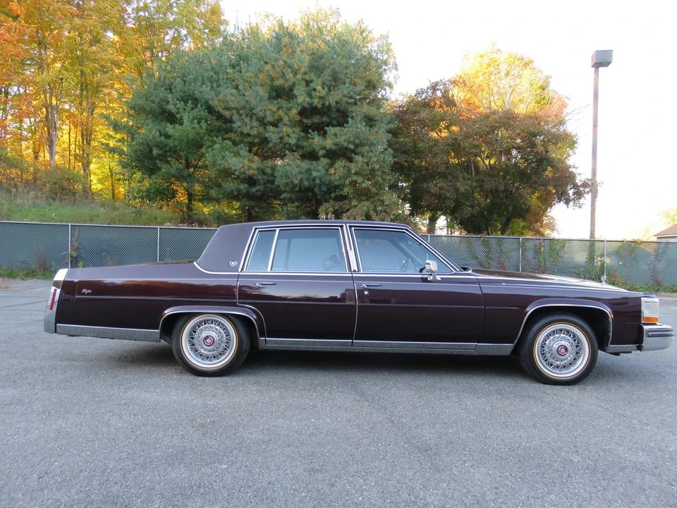 1987 Cadillac Brougham - Image 9 of 31