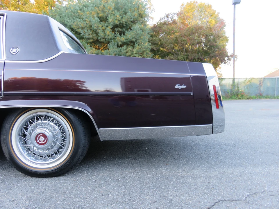1987 Cadillac Brougham - Image 27 of 31