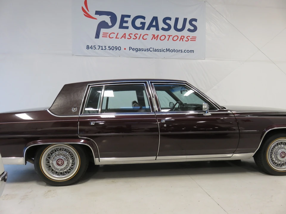 1987 Cadillac Brougham - Image 21 of 31