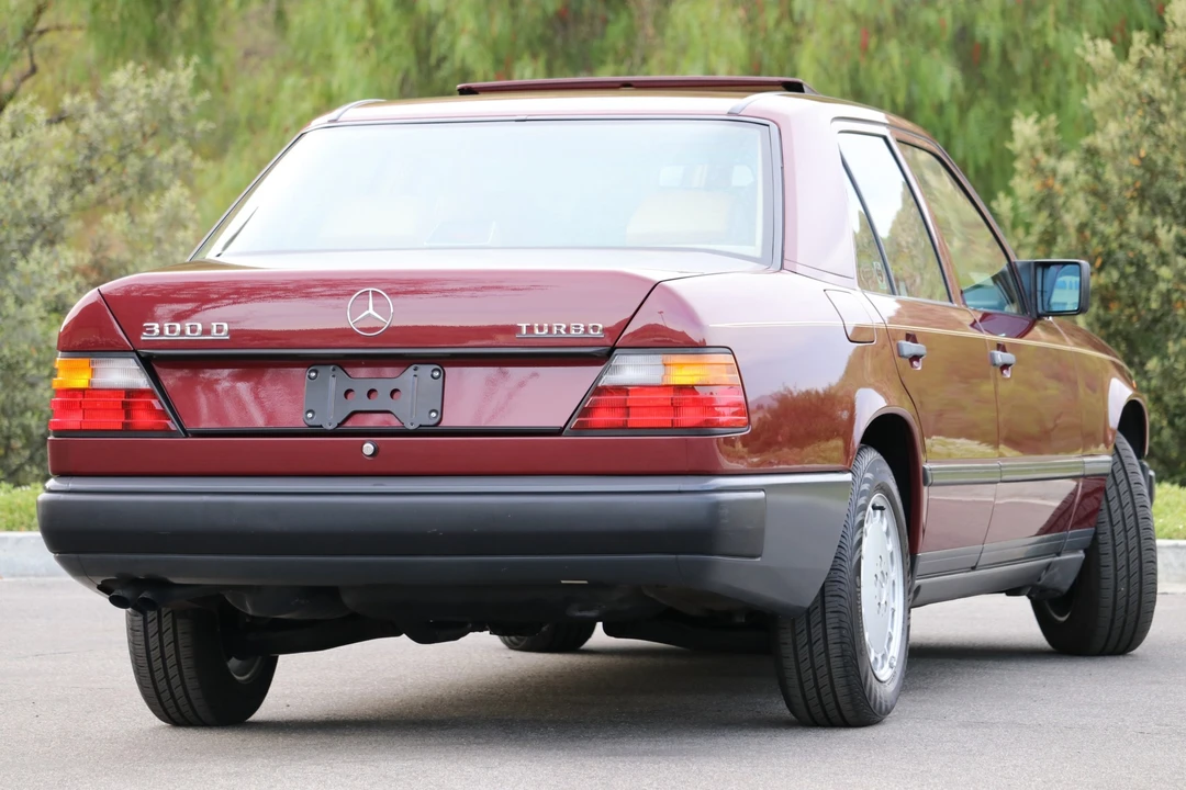 1987 Mercedes-Benz W124 E-Class - Image 5 of 31
