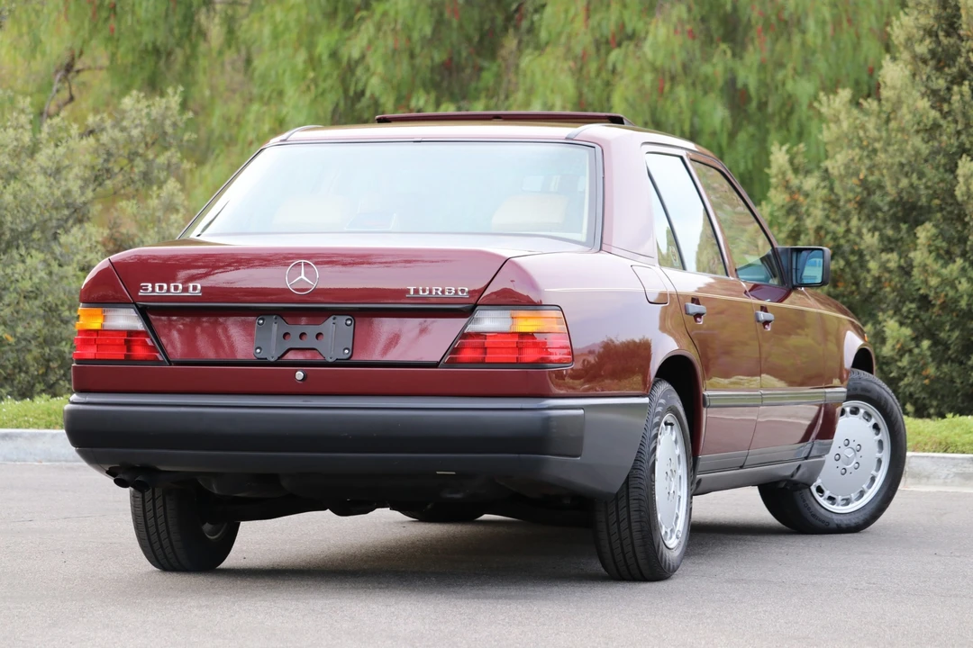 1987 Mercedes-Benz W124 E-Class - Image 4 of 31