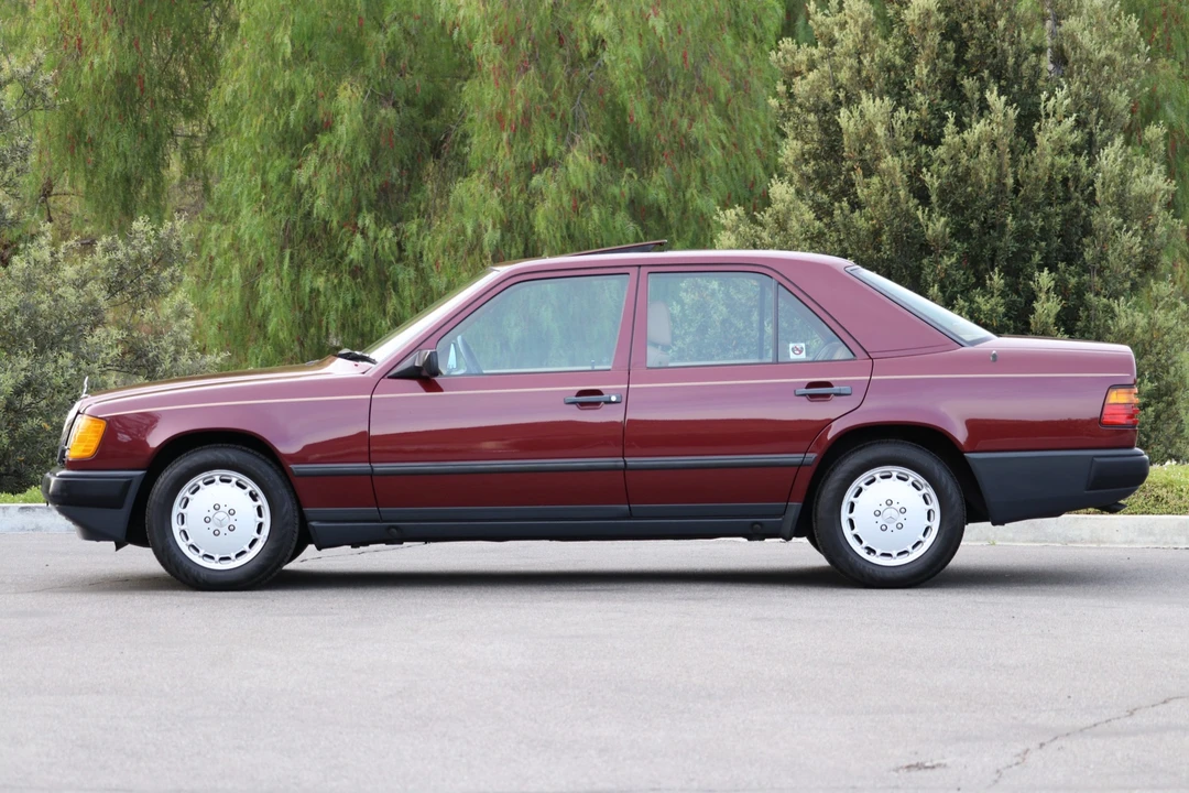 1987 Mercedes-Benz W124 E-Class - Image 30 of 31