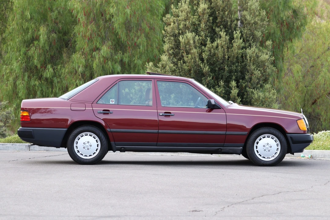 1987 Mercedes-Benz W124 E-Class - Image 7 of 31