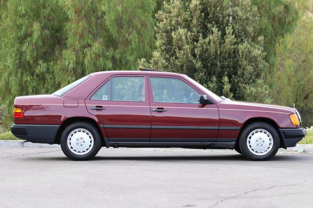 1987 Mercedes-Benz W124 E-Class - Image 8 of 31