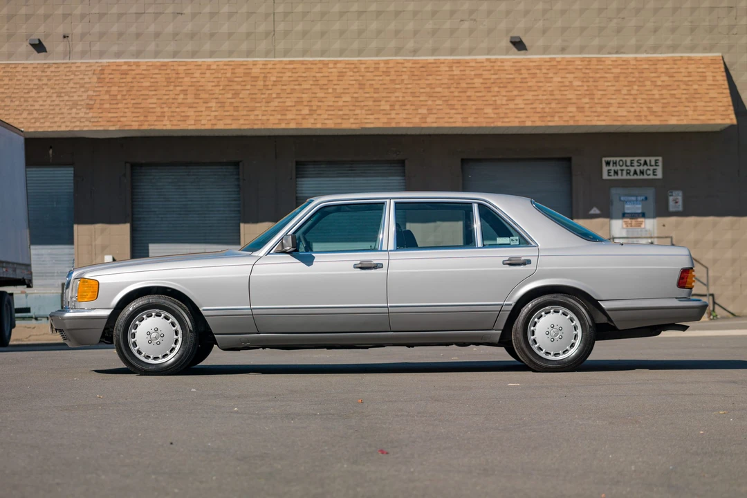 1987 Mercedes-Benz W126 S-Class Sedan - Image 7 of 31