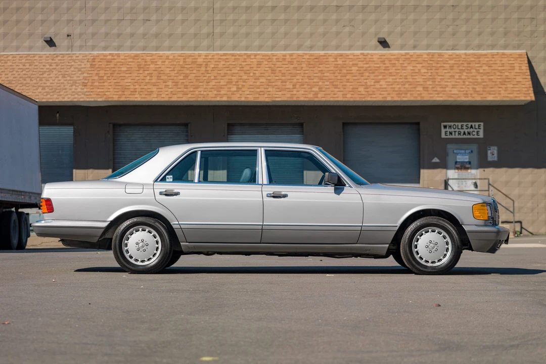 1987 Mercedes-Benz W126 S-Class Sedan - Image 14 of 31