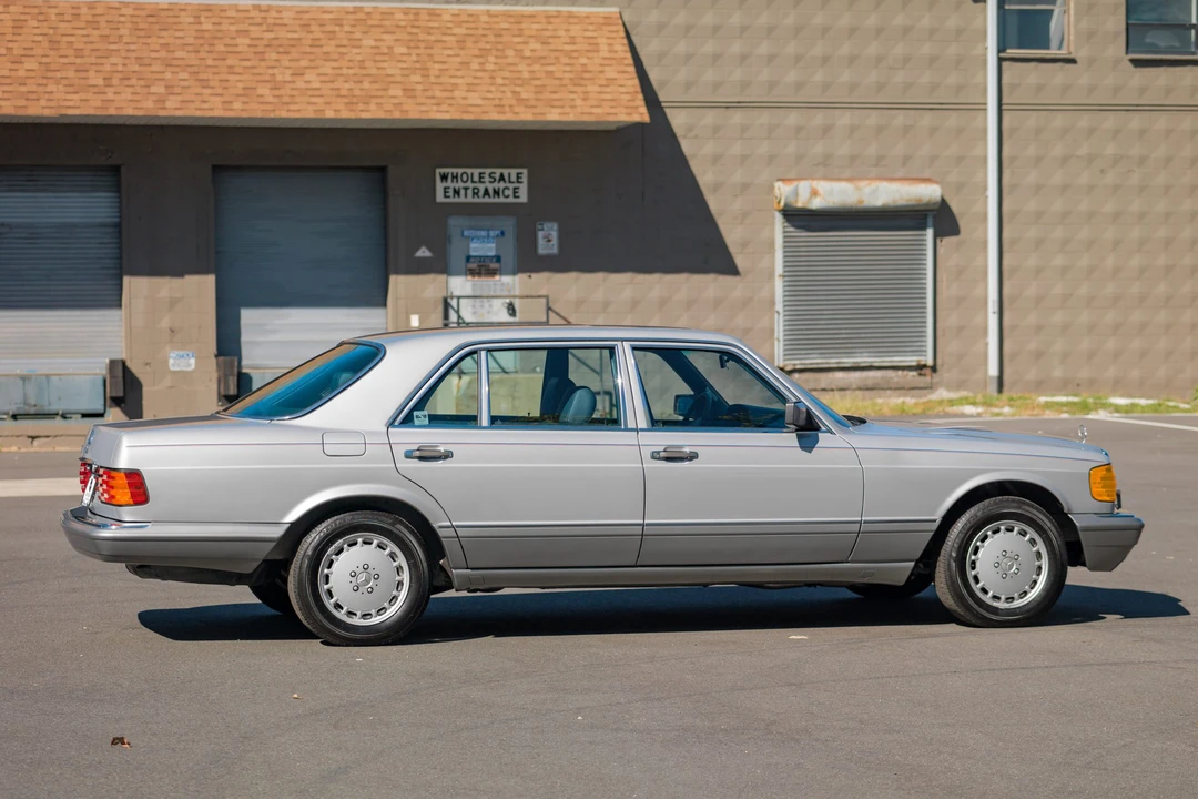 1987 Mercedes-Benz W126 S-Class Sedan - Image 13 of 31