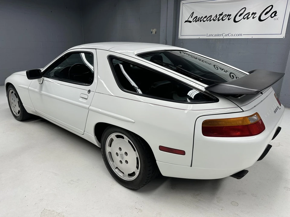 1987 Porsche 928 S4 - Image 9 of 31