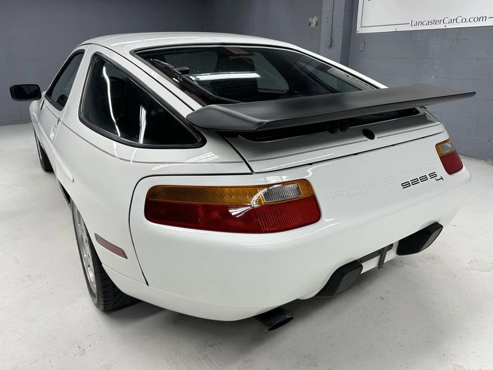 1987 Porsche 928 S4 - Image 11 of 31