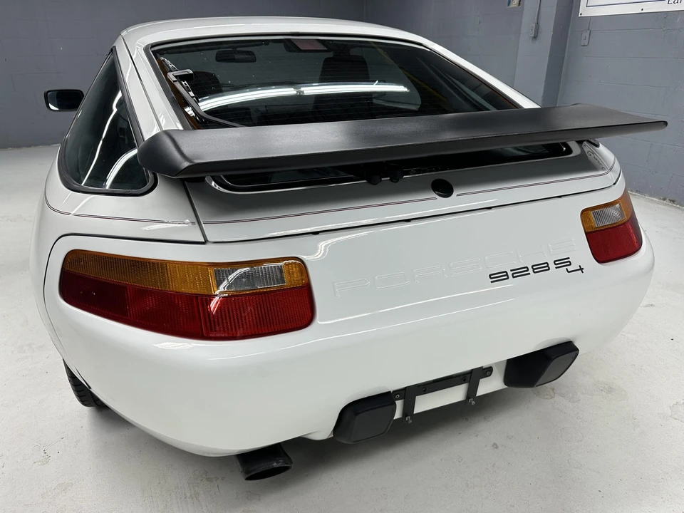 1987 Porsche 928 S4 - Image 12 of 31