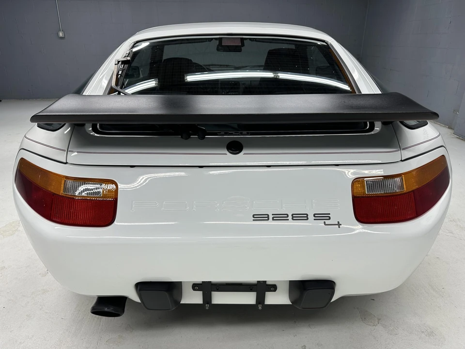 1987 Porsche 928 S4 - Image 13 of 31