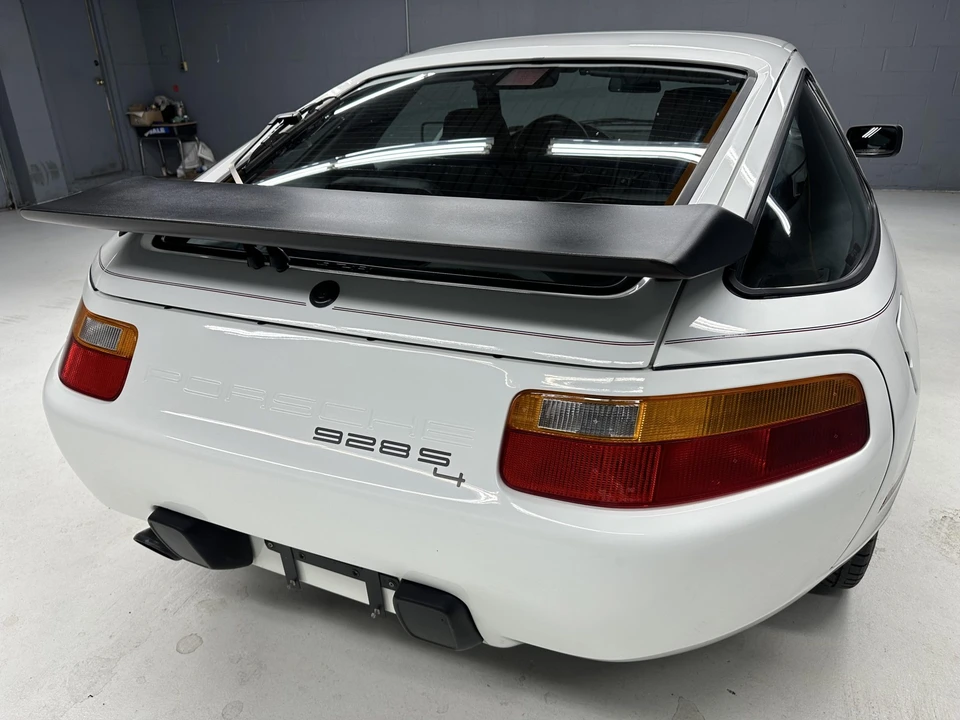 1987 Porsche 928 S4 - Image 14 of 31