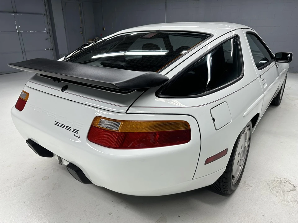 1987 Porsche 928 S4 - Image 15 of 31