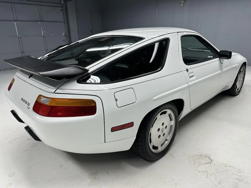 1987 Porsche 928 S4 - Image 16 of 31