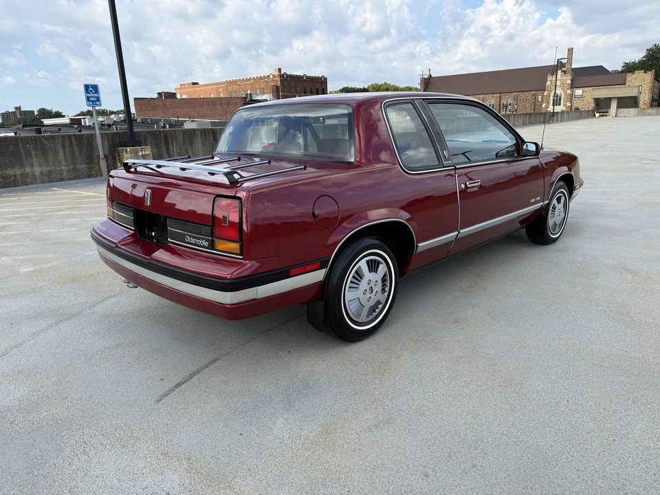 1988 Oldsmobile Cutlass 5th Gen - Image 13 of 31
