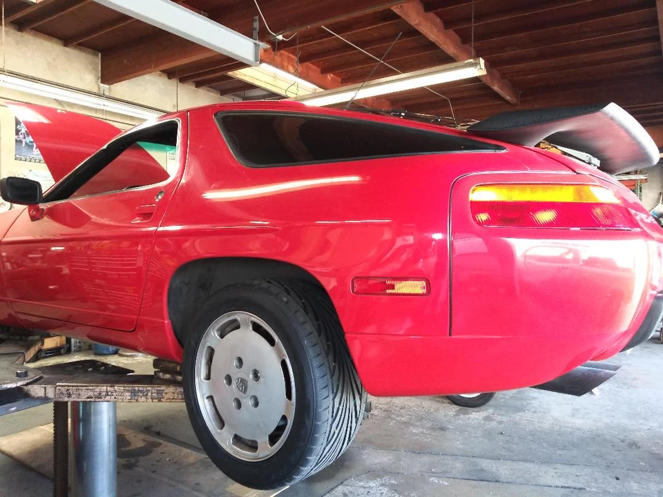 1988 Porsche 928 S4 - Image 26 of 31