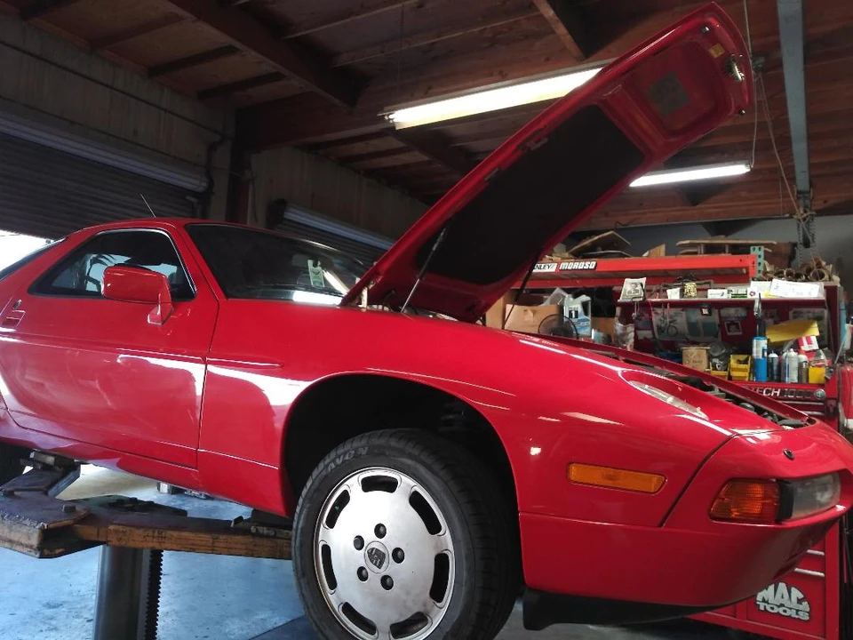 1988 Porsche 928 S4 - Image 28 of 31