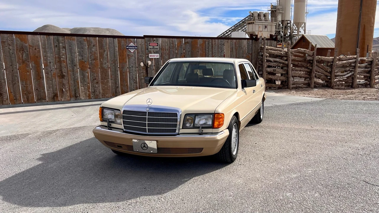 1989 Mercedes-Benz W126 S-Class Sedan - Image 4 of 31