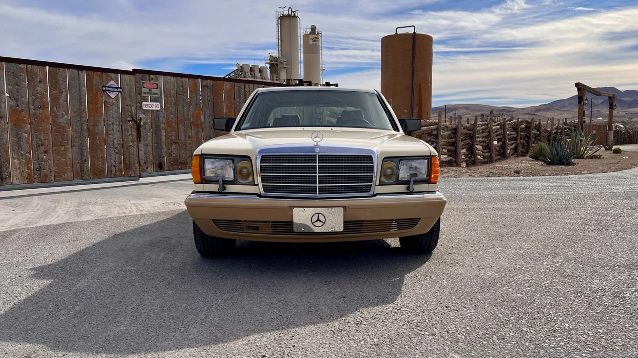1989 Mercedes-Benz W126 S-Class Sedan - Image 2 of 31