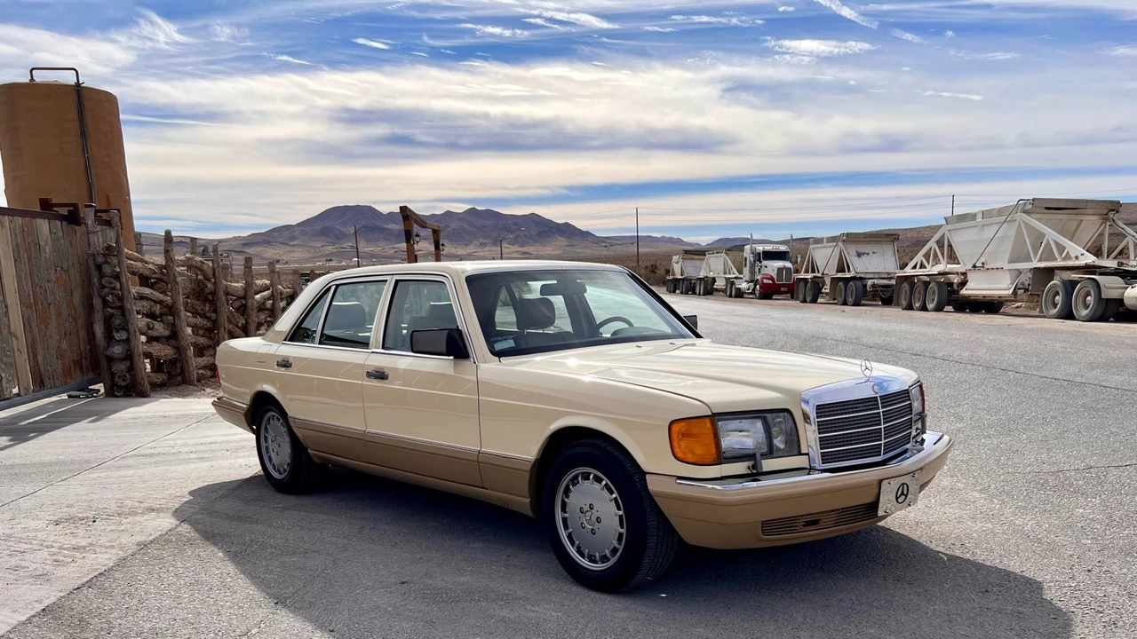 1989 Mercedes-Benz W126 S-Class Sedan - Image 30 of 31