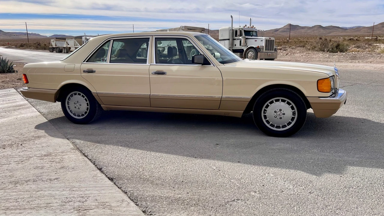 1989 Mercedes-Benz W126 S-Class Sedan - Image 28 of 31