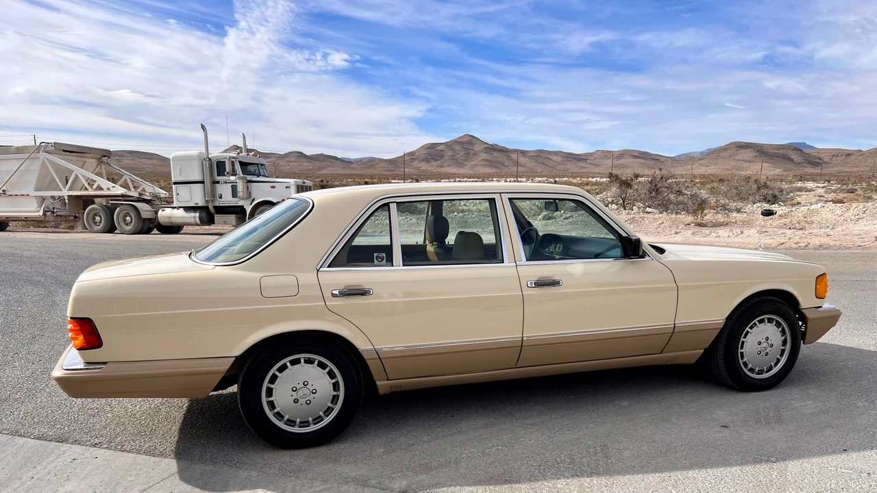 1989 Mercedes-Benz W126 S-Class Sedan - Image 25 of 31
