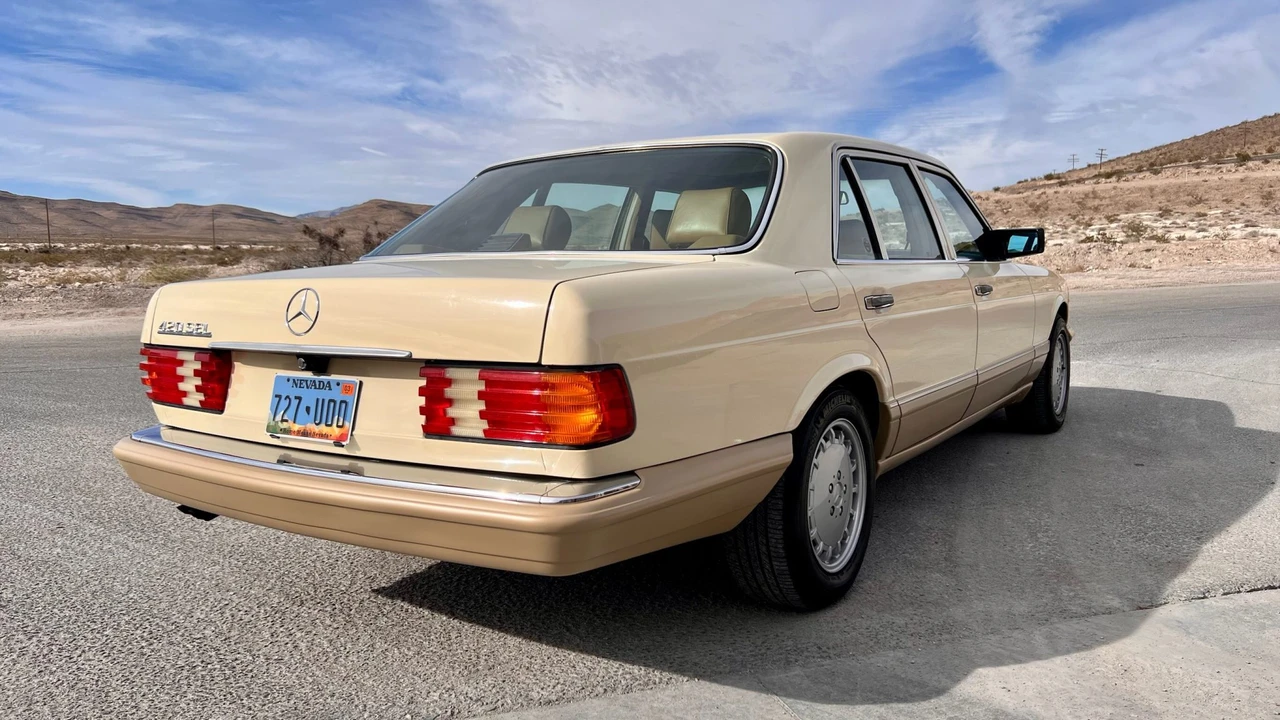 1989 Mercedes-Benz W126 S-Class Sedan - Image 19 of 31
