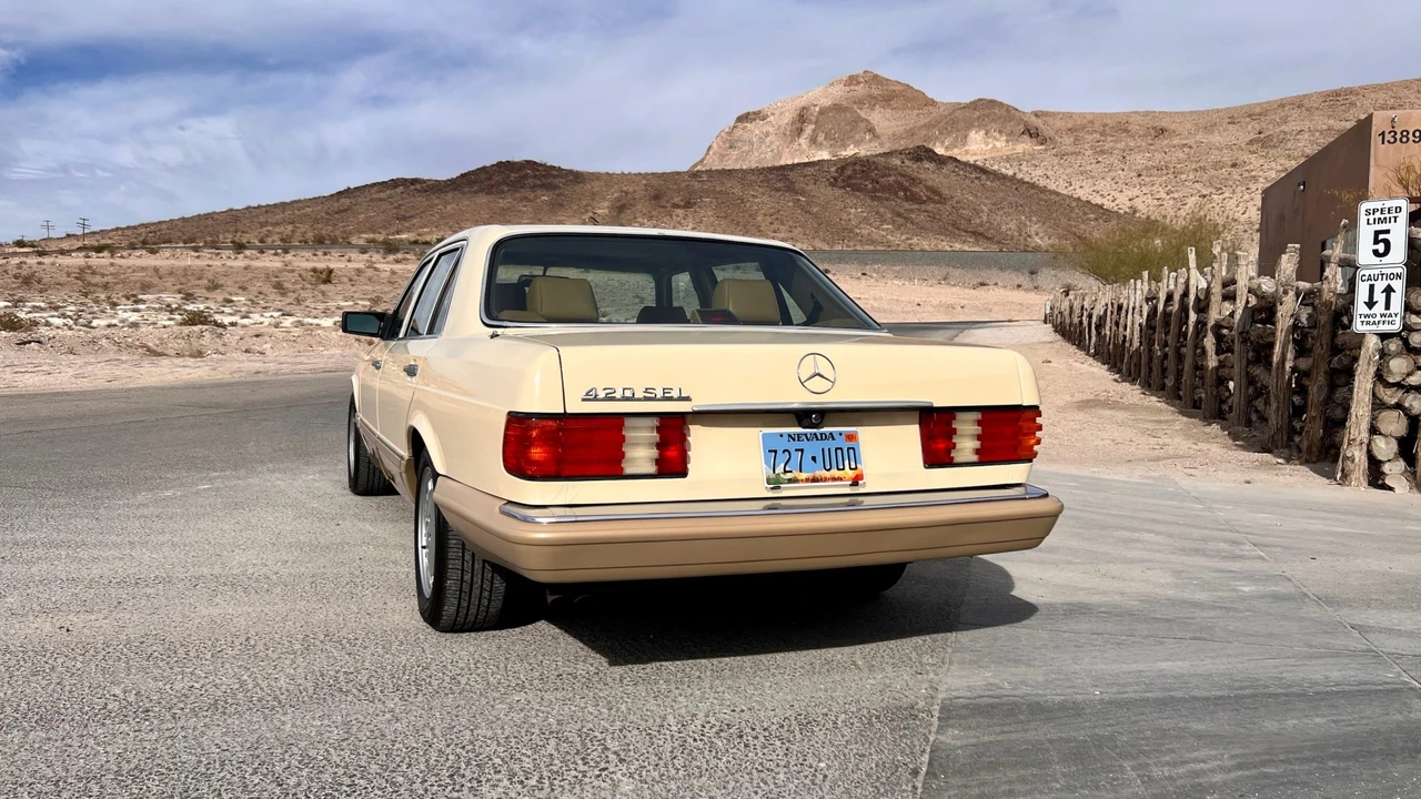1989 Mercedes-Benz W126 S-Class Sedan - Image 15 of 31