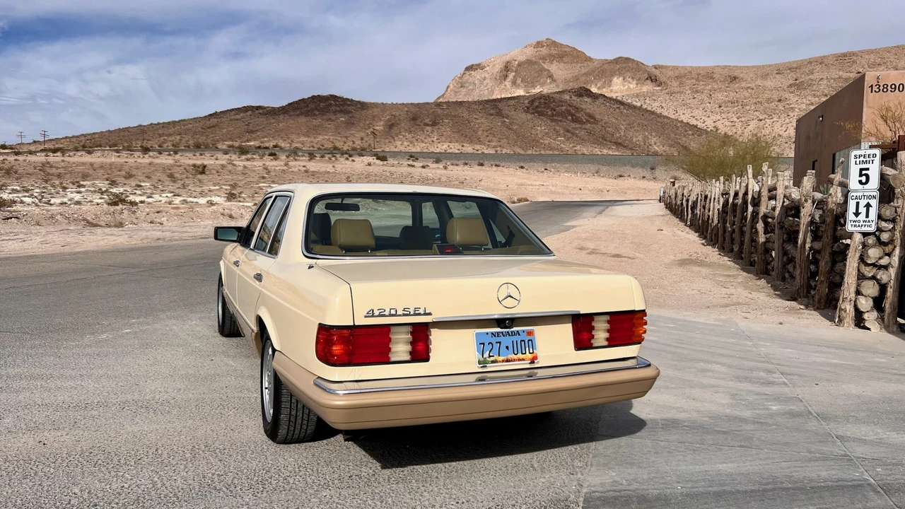 1989 Mercedes-Benz W126 S-Class Sedan - Image 14 of 31