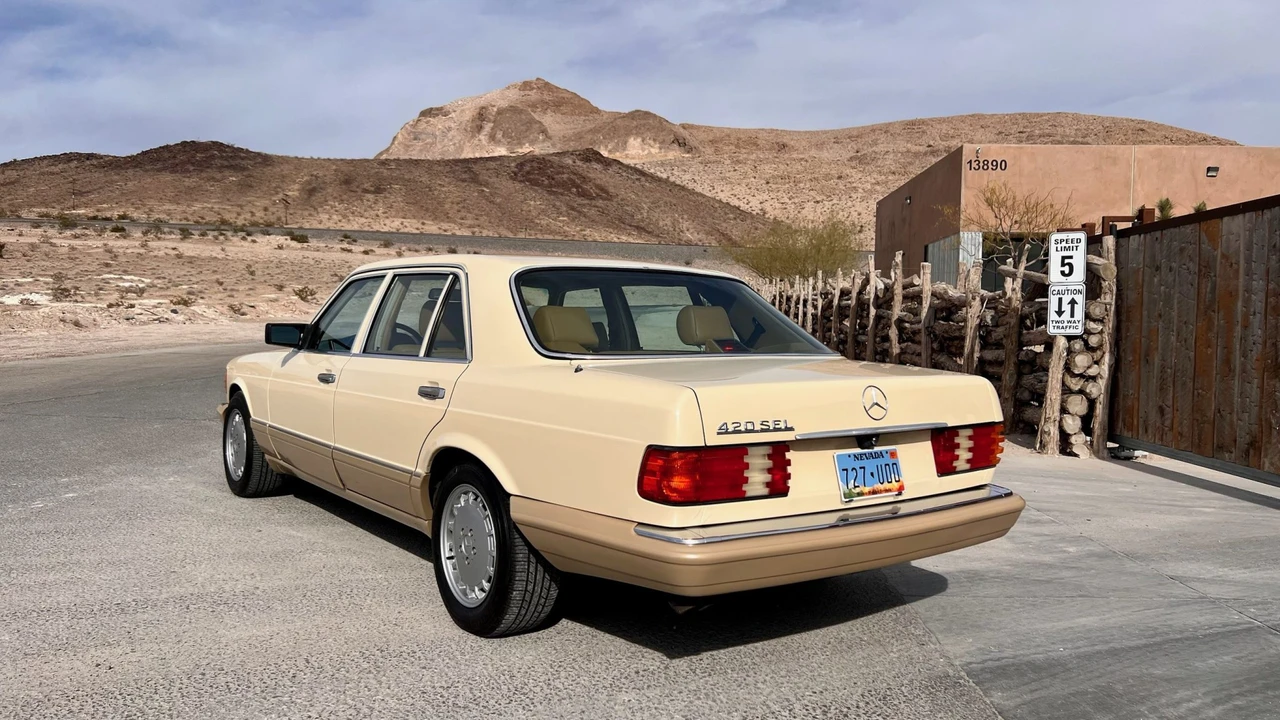 1989 Mercedes-Benz W126 S-Class Sedan - Image 12 of 31