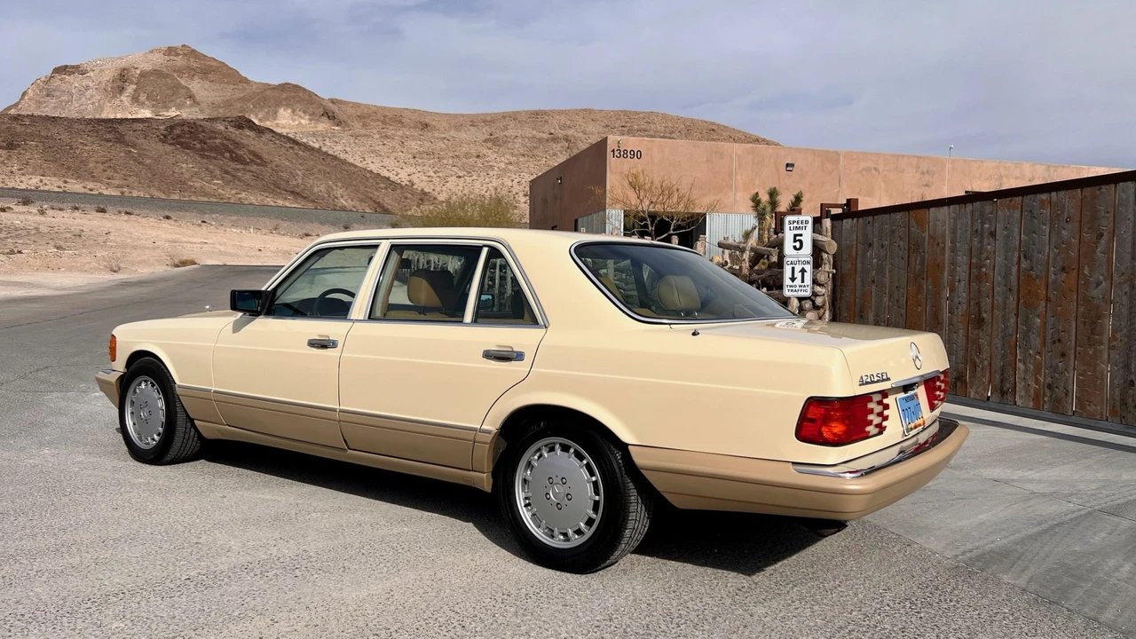 1989 Mercedes-Benz W126 S-Class Sedan - Image 10 of 31