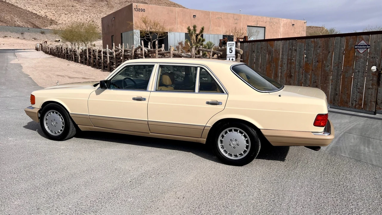 1989 Mercedes-Benz W126 S-Class Sedan - Image 9 of 31