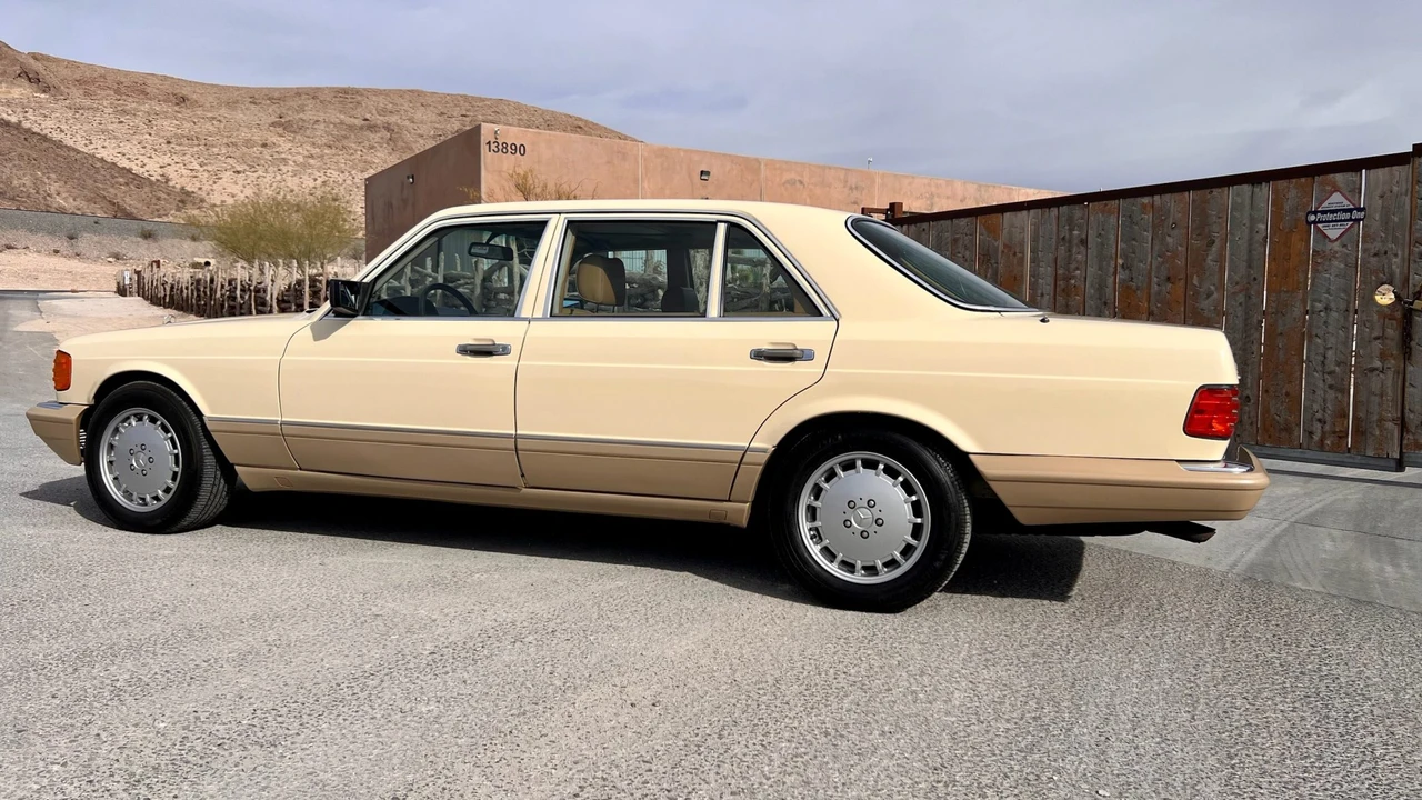 1989 Mercedes-Benz W126 S-Class Sedan - Image 8 of 31