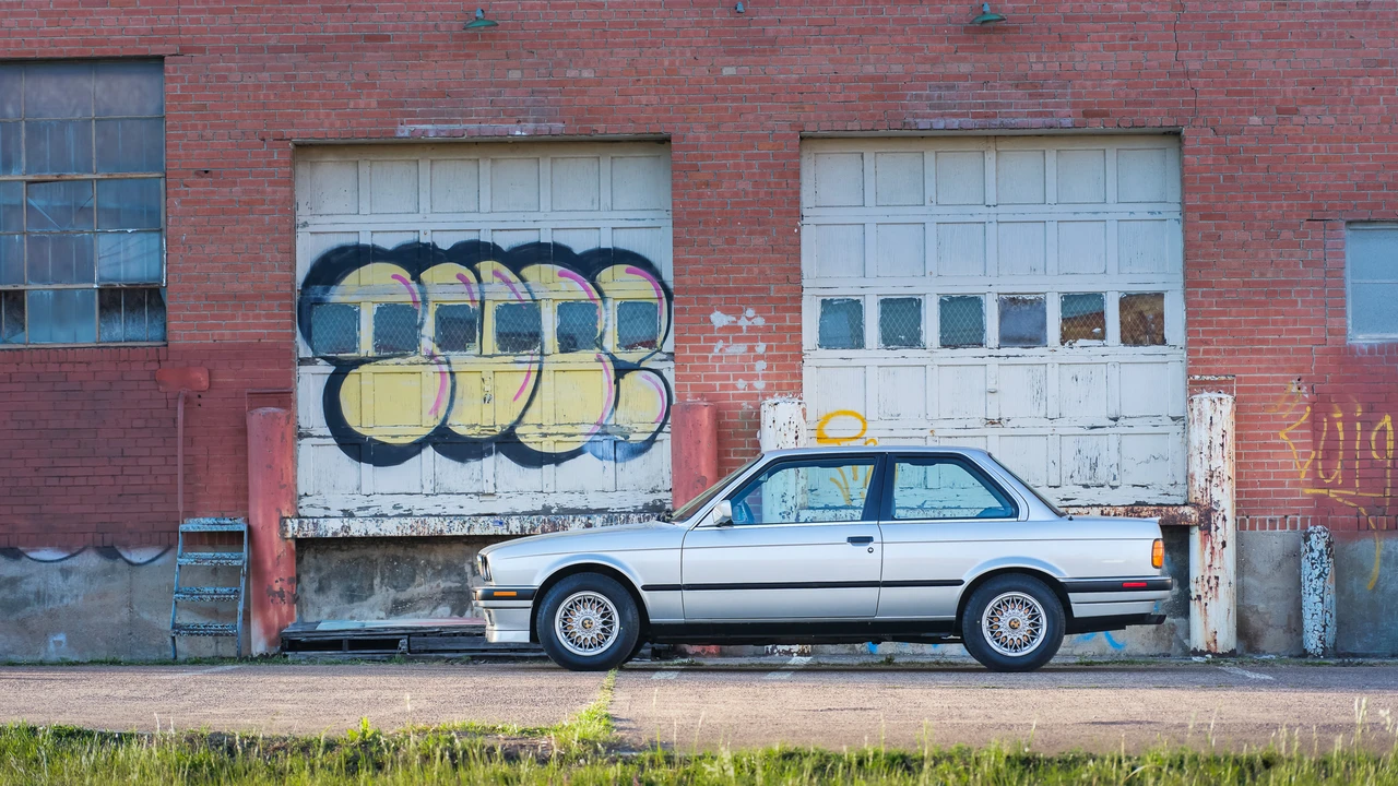 1990 BMW E30 3 Series - Image 4 of 31