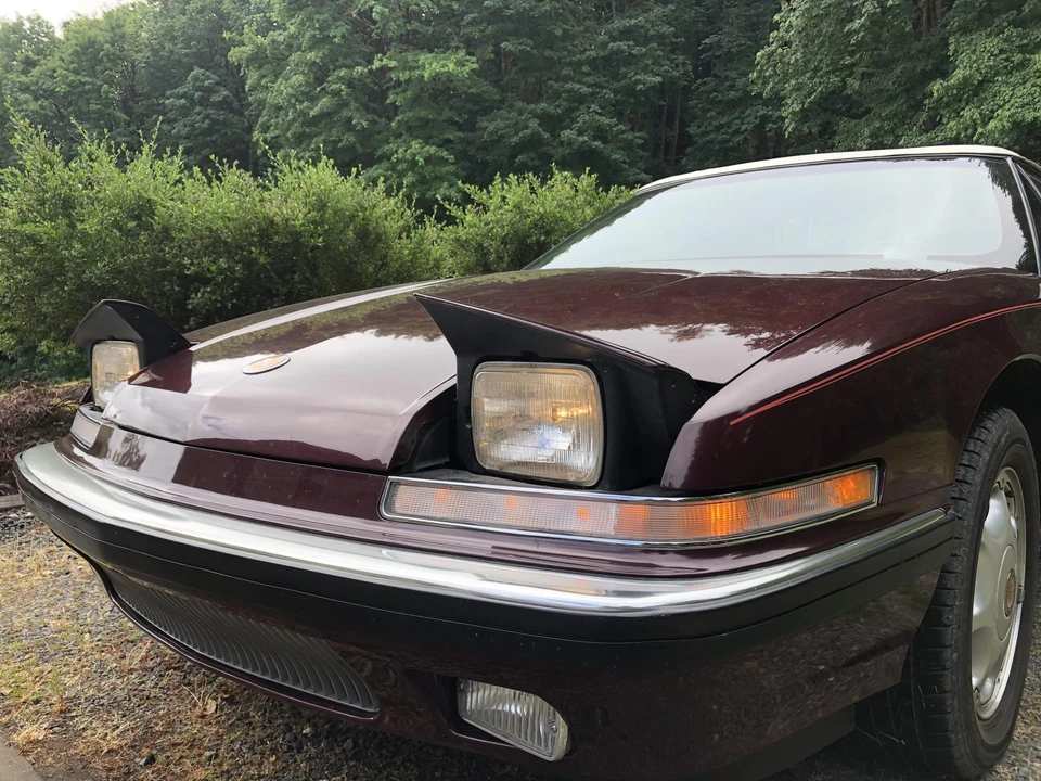 1990 Buick Reatta - Image 14 of 31