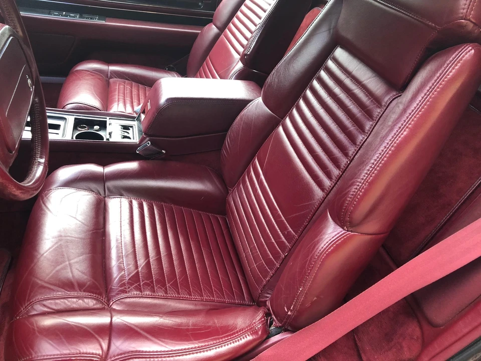 1990 Buick Reatta - Image 17 of 31