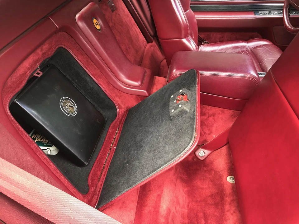 1990 Buick Reatta - Image 30 of 31