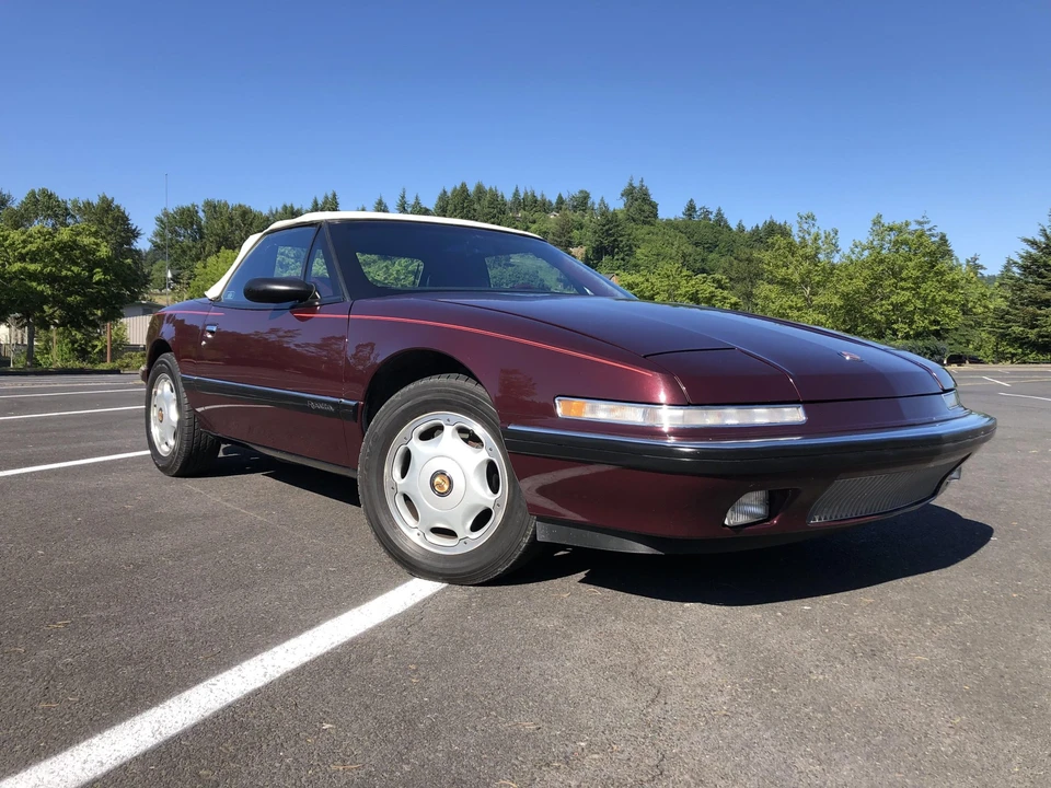 1990 Buick Reatta - Image 13 of 31